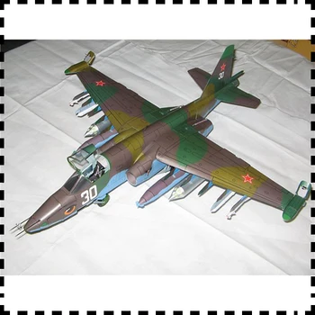1:33 Rozsahu Su-25 Frogfoot Fighter DIY Remeselníci PAPIER MODEL AUTA Hádanky Ručne vyrábané Hračky urob si sám