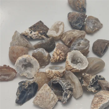 1Pcs Prírodné Achát Nepravidelný Crystal Plátok Liečenie Reiki Kameň, Kremeň Prívesok Minerálne Domova Zber Surové Kamene Plátok